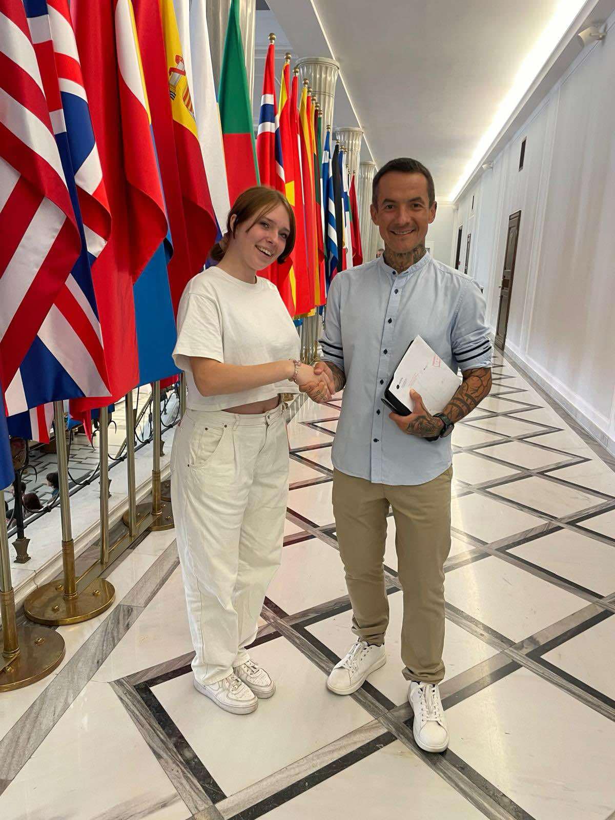 60d07c5c-4736-4867-87ef-31e64949718d